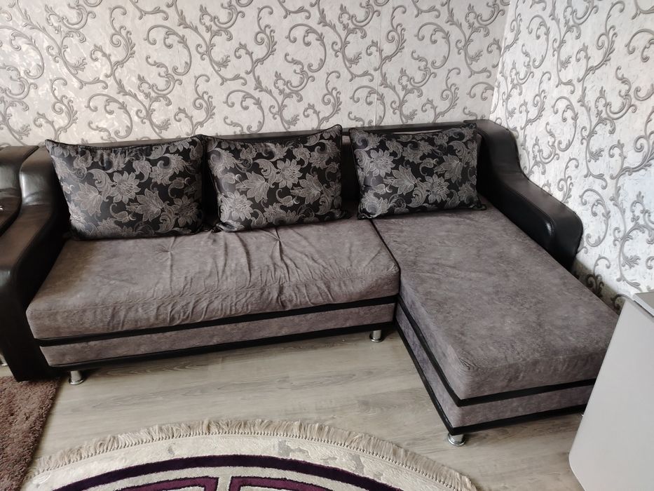 Продам диван с креслом