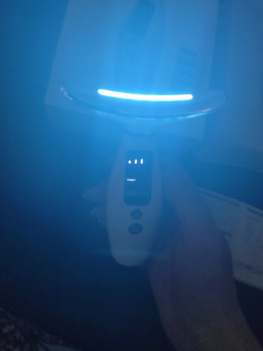 Продаётся микротоковый массажёр для лица и шеи Polosmart