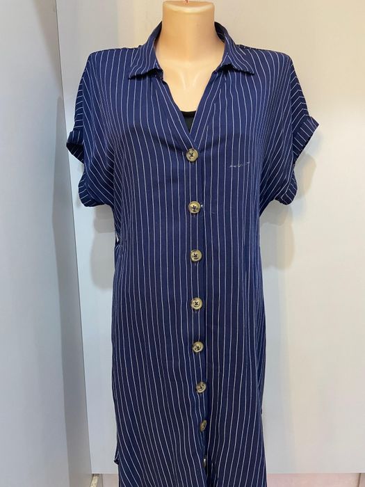 продам б/у платье (акссесуар в подарок)