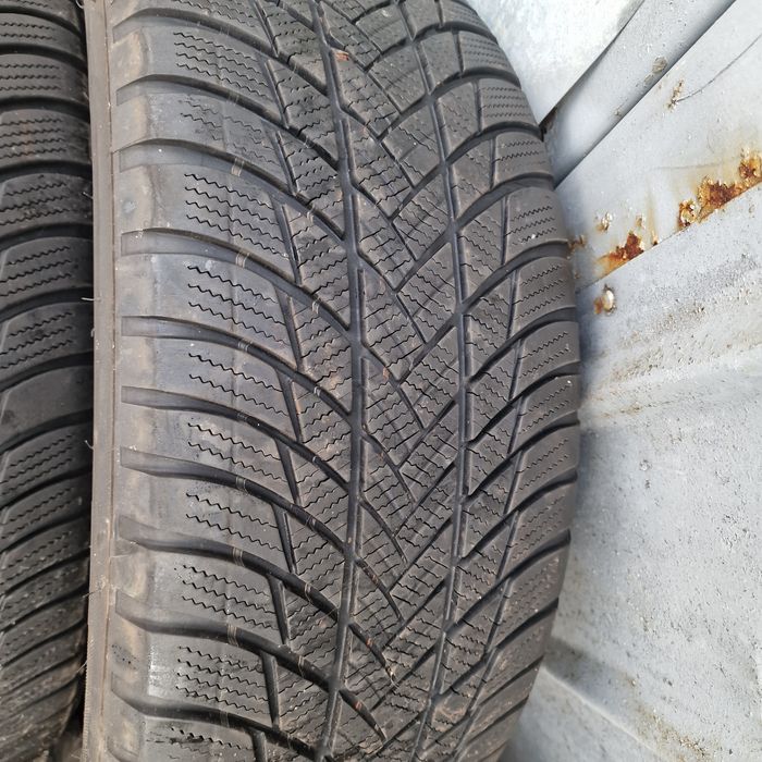 BRIDGESTONE Зимни 225 60 17