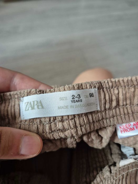 Pantaloni Zara [98]