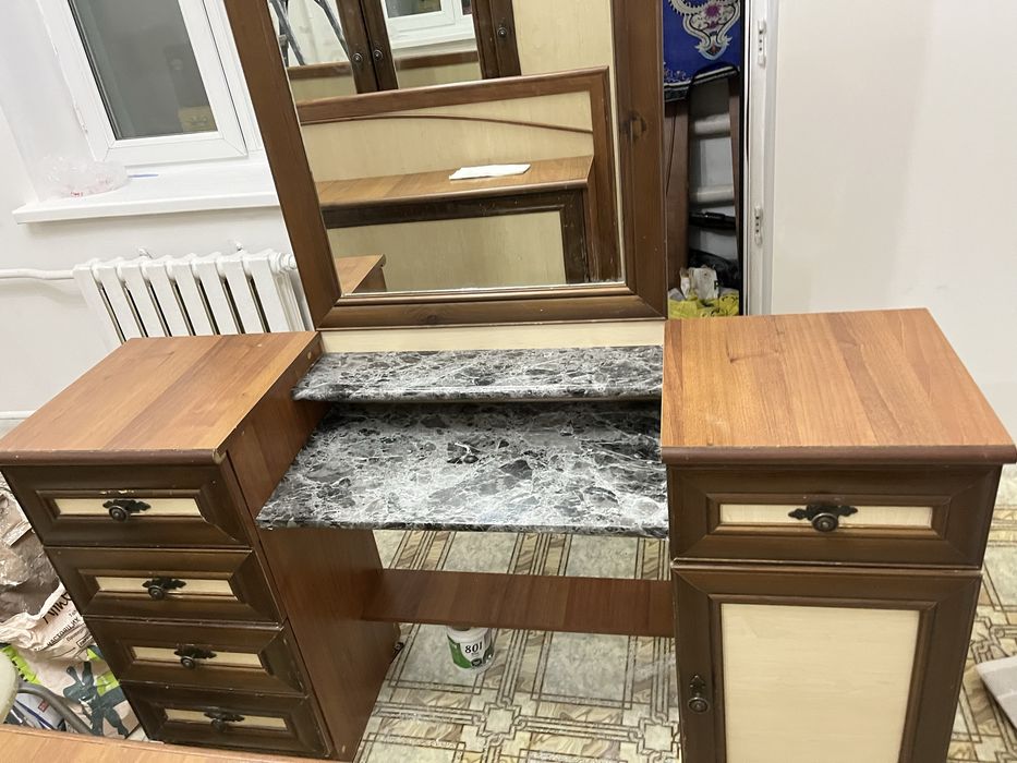 Спальный гарнитур