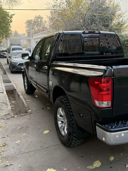 Nissan Titan 1 gen Pick Up