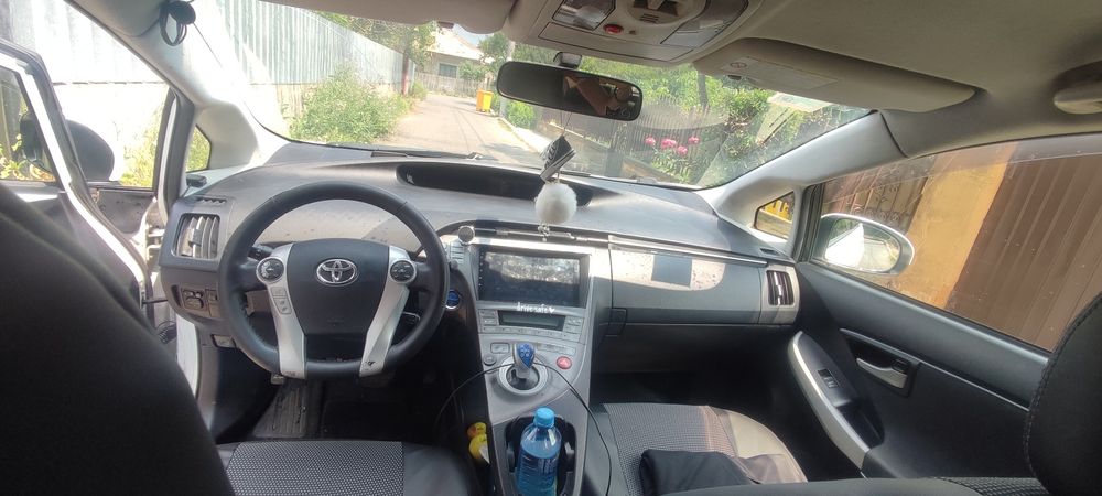 Toyota prius 30 2012