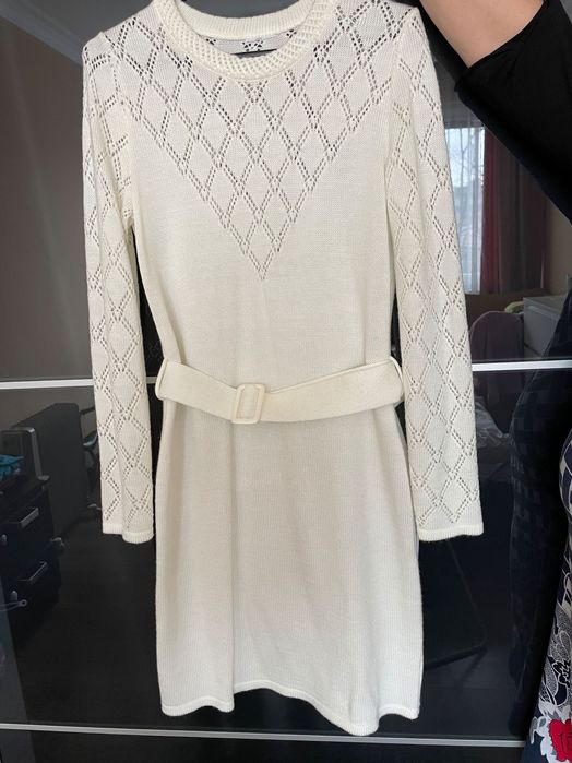 Бяла плетена дантелена рокля