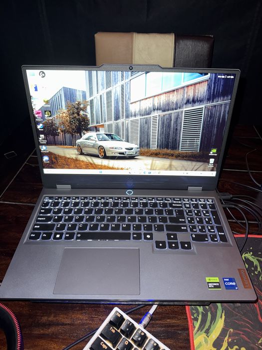 Laptop Lenovo LOQ15IRX9