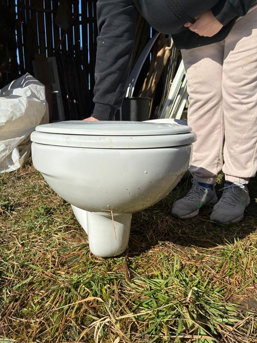 Wc si bideu suspendat