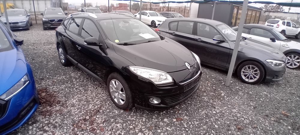 Renault megan 3  1.5 dci Km REALI se trec pe factura Carte service Ren