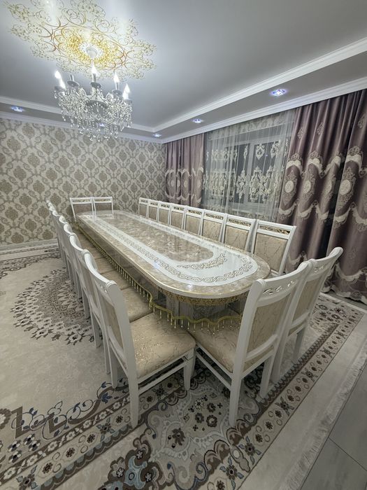 Стол , стульясымен сатылады