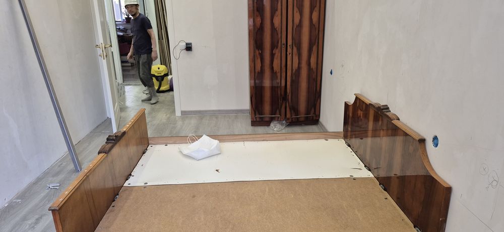 Продаётся спальный гарнитур, дерево. В нормальном  срчиоянии,