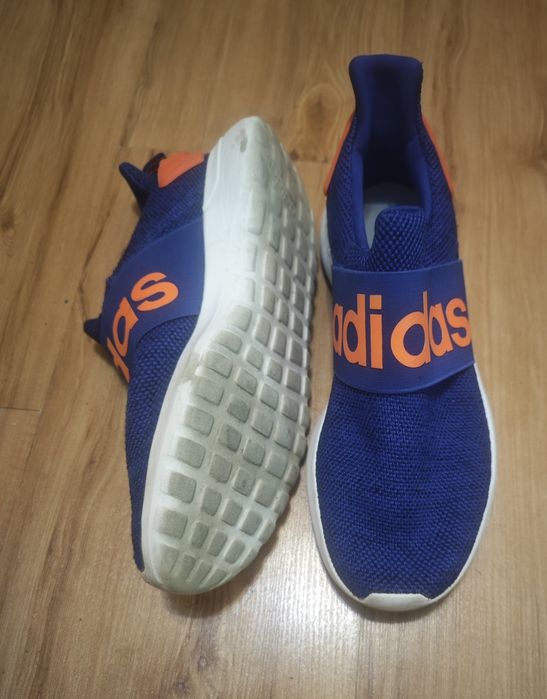 Маратонки adidas:- номер 39 1/2 - 30 лв.