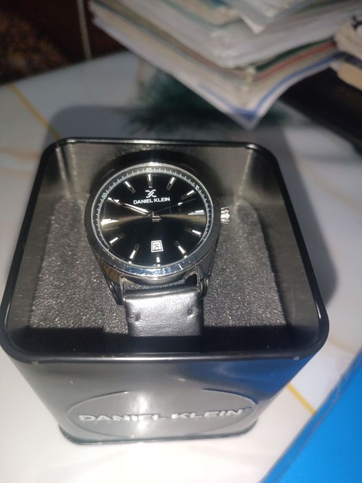 Продам часы Daniel Klein