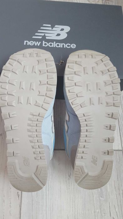 Сини велурени маратонки New Balance 574 Classic за момиче с р-р EUR38