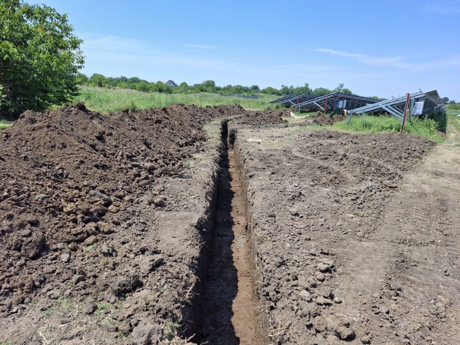 Sapaturi mecanizate inchiriez fundati drenaje  pluviale  piscine canalizari relete de apa gaz curent