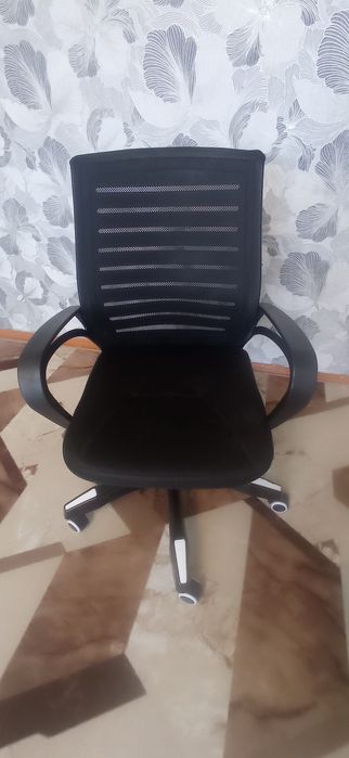 Продам офисное/компьютерное кресло