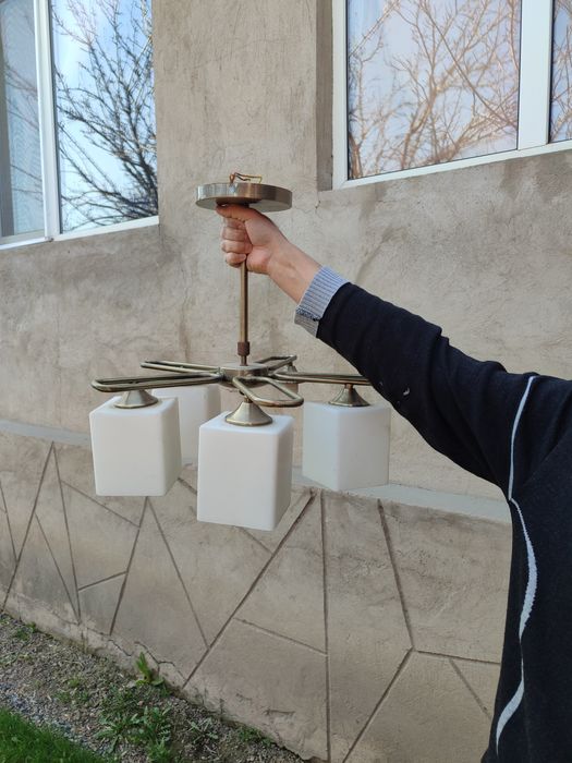 Продам люстры разные по 2тыс тенге