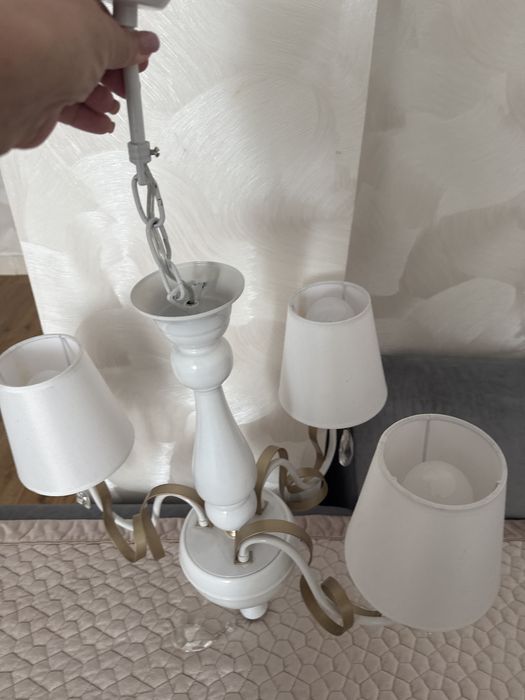 Продам люстры 2 шт