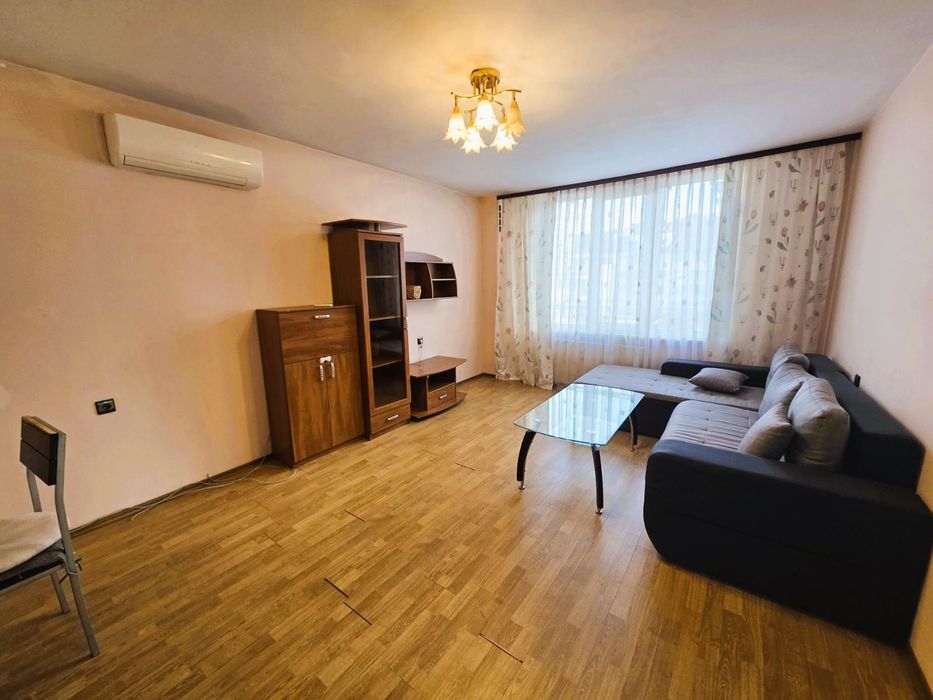 Дава се под наем Двустаен апартамент в София, Медицинска академия - 70 кв.м за 548.25 € - Снимка #1