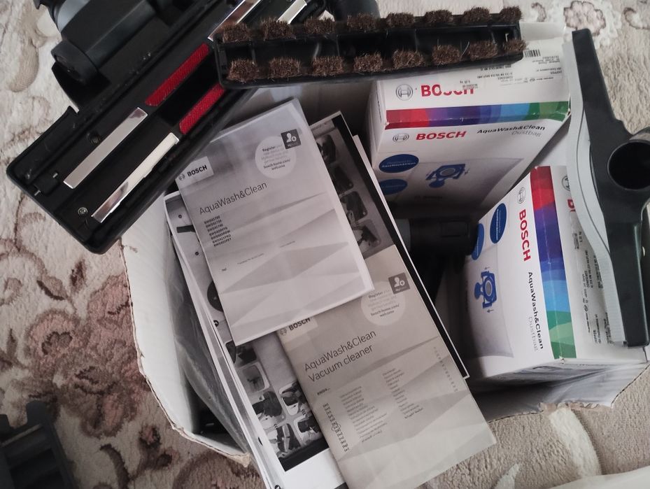 Aspirator Bosch +funcția cu spalare