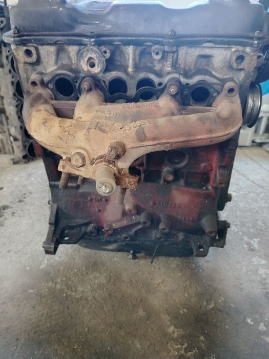 Продам двигатель пассат 1.8 на запчасти