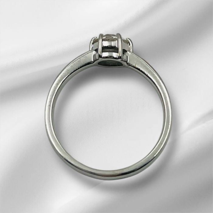 пръстен от 14к бяло злато с естествен диамант