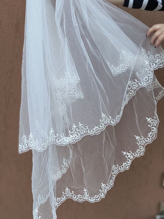 Rochie mireasa culoare ivory