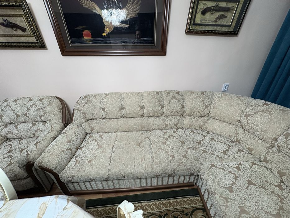 Угловой  диван и кресло