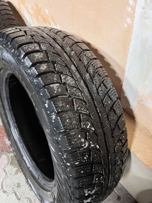 Продам шины шипованые 225 65 R17