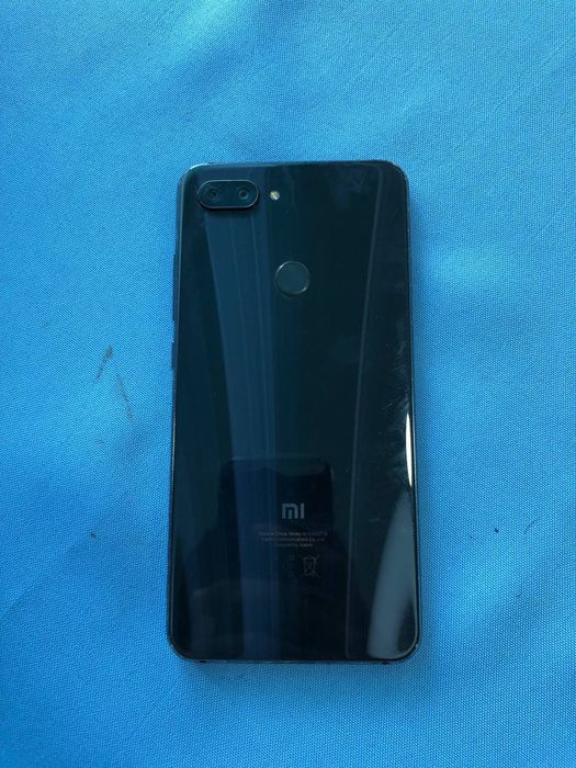 Mi 8 lite 4/64 xolati yaxshi