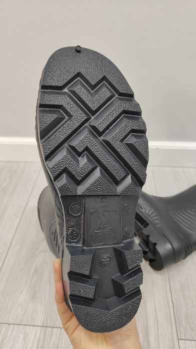 Резиновые сапоги