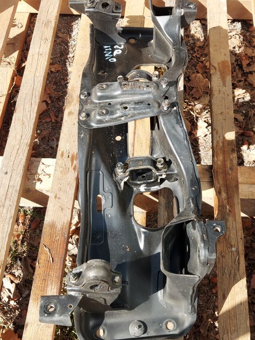 Балка передняя на Subaru Forester