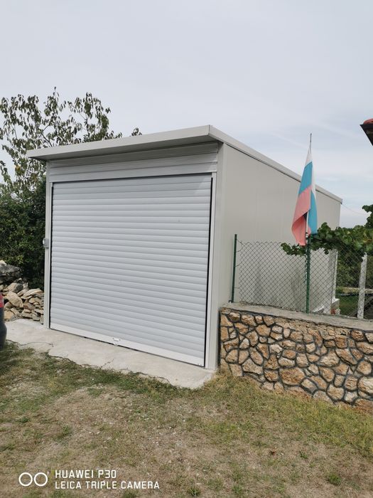 Произвежда гаражни клетки от термопанели