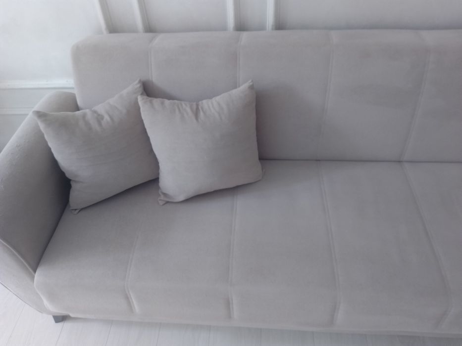 Трехместный диван Италия мебель кухня гостинная зал посуда квартира до