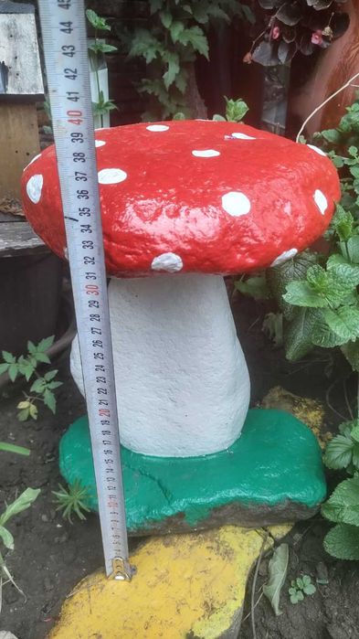 Градинска фигура от камък