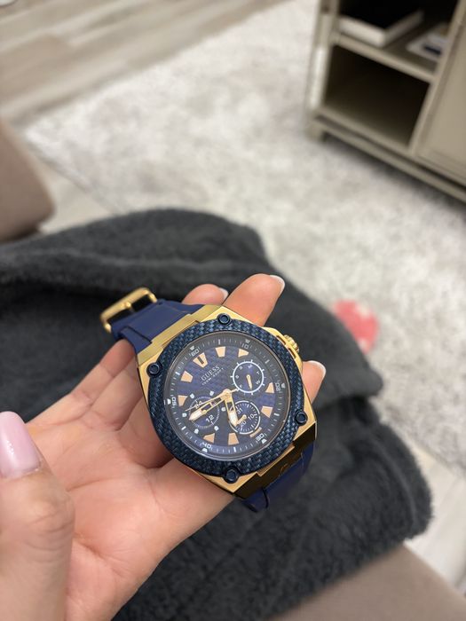 Vand ceas guess aproape nou