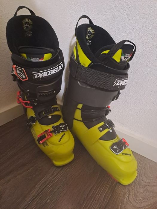 Clapari pentru schiuri Dalbello