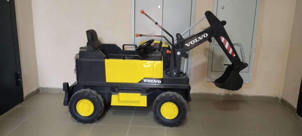 Детский электрический экскаватор