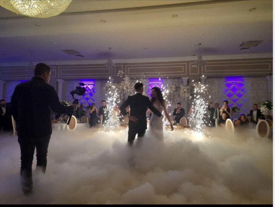 Fum greu/ gheata carbonica/ artificii exterior /porumbei