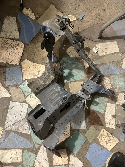 Рав 4 бачок омывателя и лонжерон