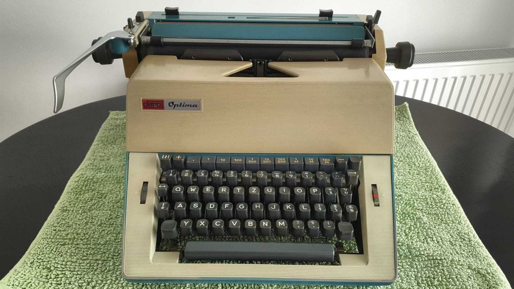 Masina de scris OPTIMA DARO – Optima M16, anii ’70, RDG, perfect functionala/colectie