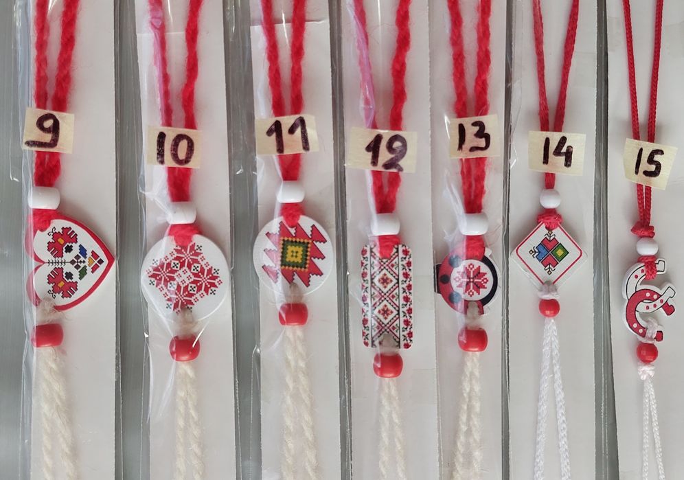 Мартеници на едро