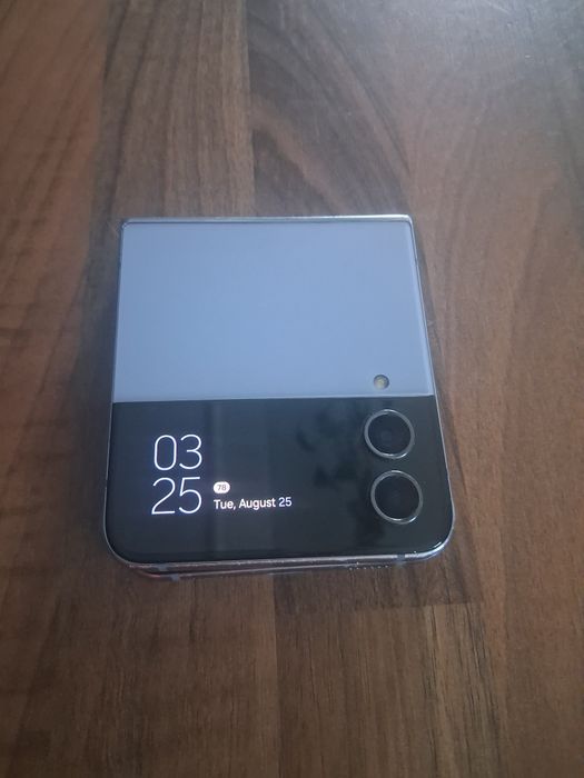 Z flip 4          .