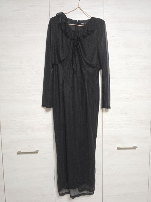 Продам платья разные