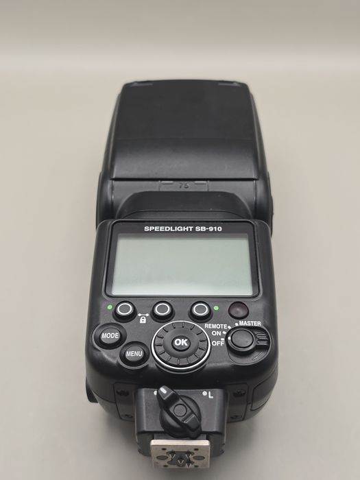 Bliț flash Nikon SB910