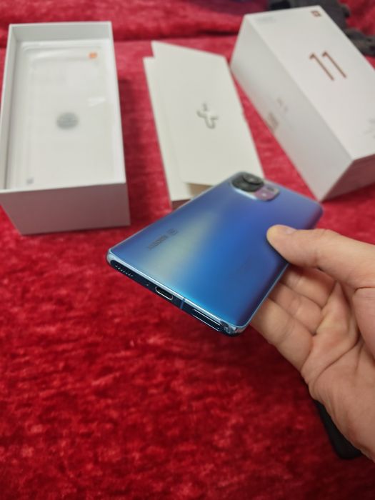 Xiaomi 11 8/256 GB