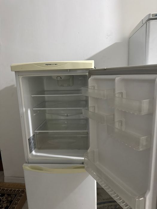 Muzlatgich sotiladi b/u LG