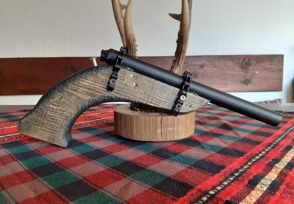 Стар декоративен пистолет