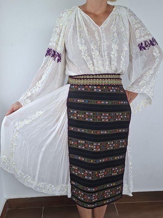 Vind costum popular autentic marchizet
