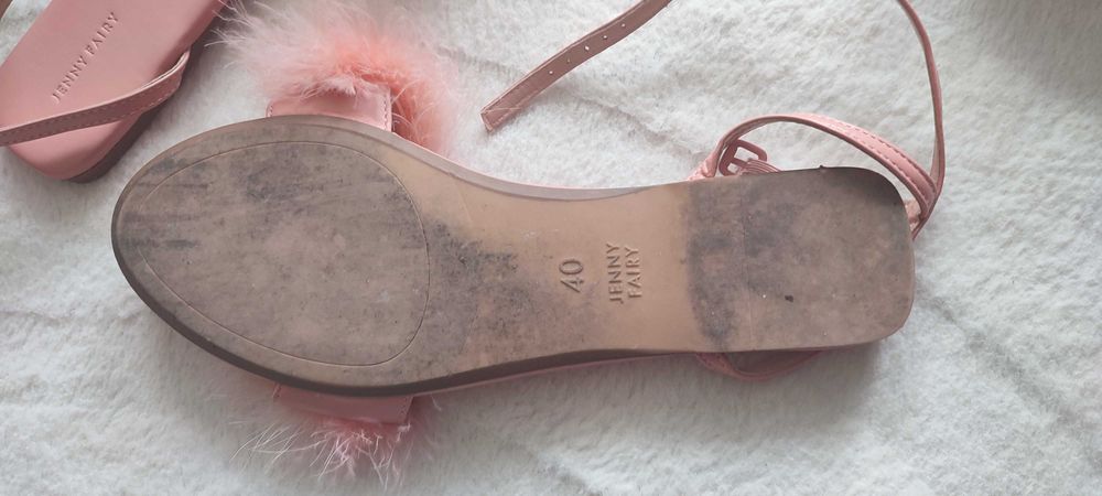 Sandale confortabile cu pene faux mărimea 40