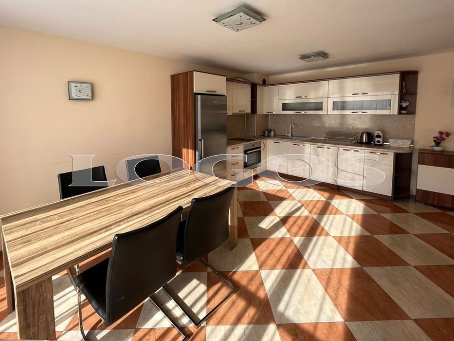 Дава се под наем Тристаен апартамент в Варна, Гръцка махала - 100 кв.м за 997.05 € - Снимка #2